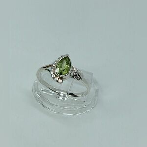 Vtg Sterling Silver & Peridot Floral Leaf Southwestern Design Ring | Sz 9